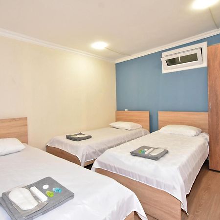 Aaaa Hotel Ереван Екстериор снимка