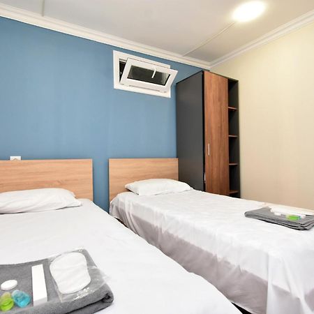 Aaaa Hotel Ереван Екстериор снимка