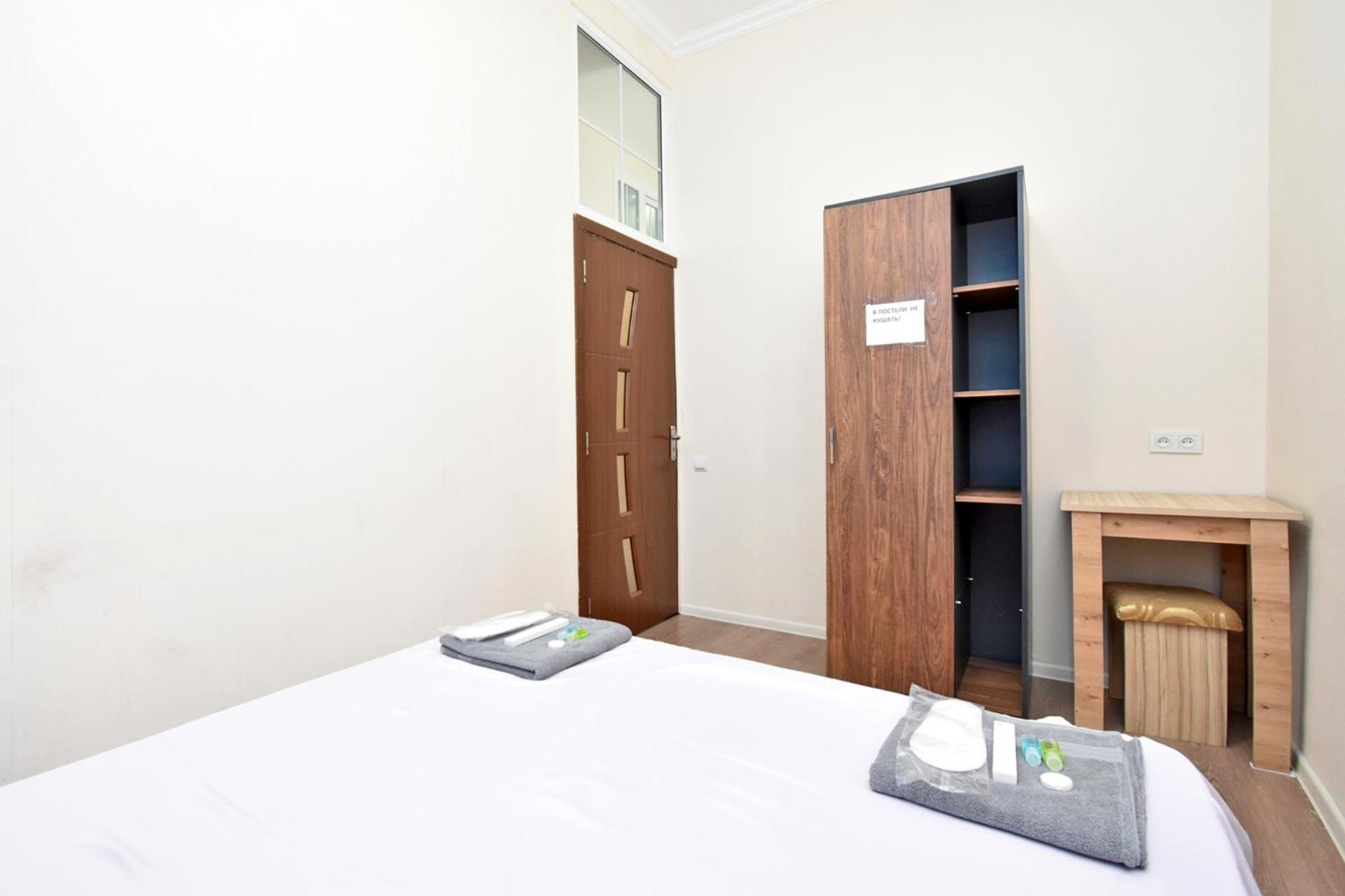 Aaaa Hotel Ереван Екстериор снимка