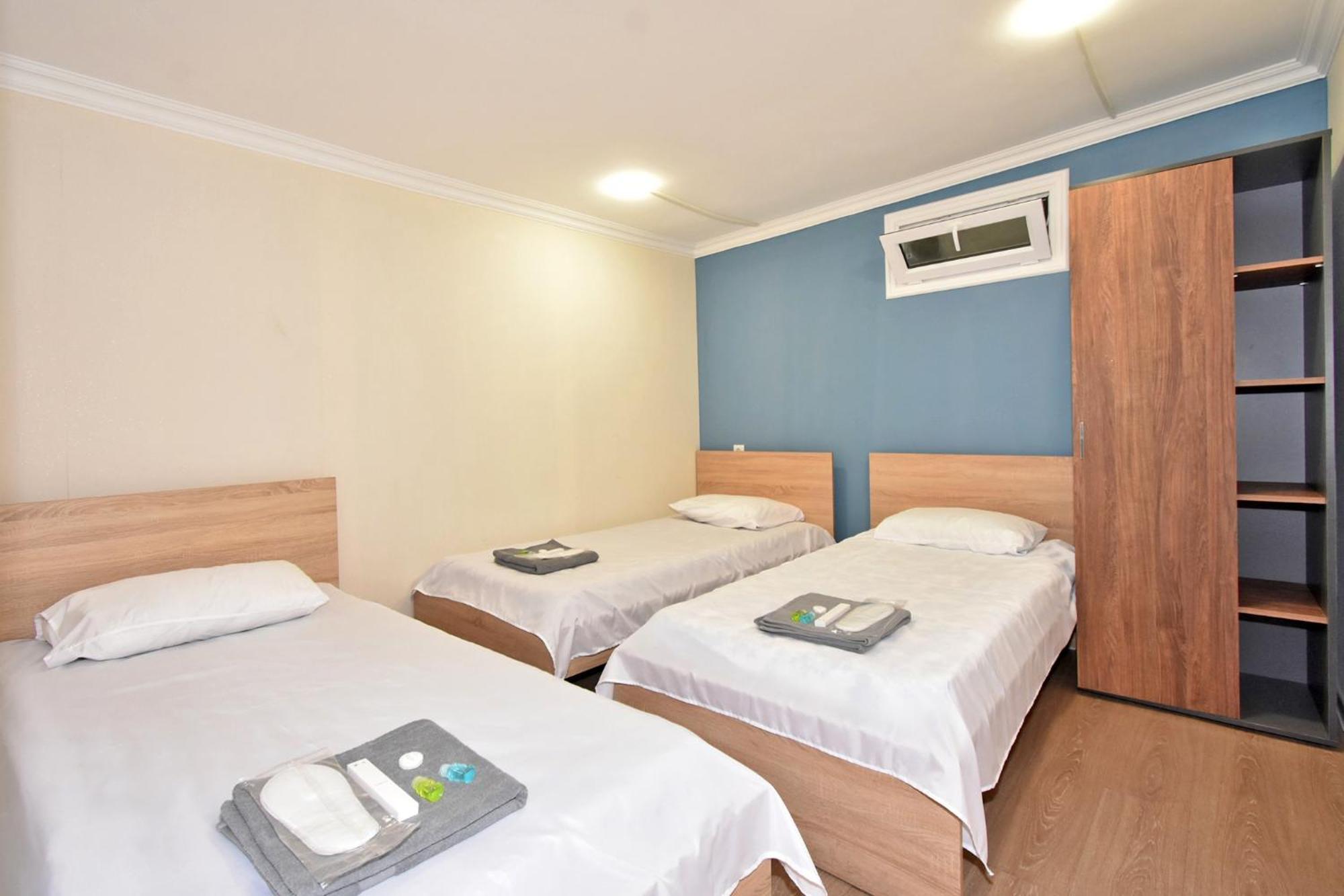 Aaaa Hotel Ереван Екстериор снимка