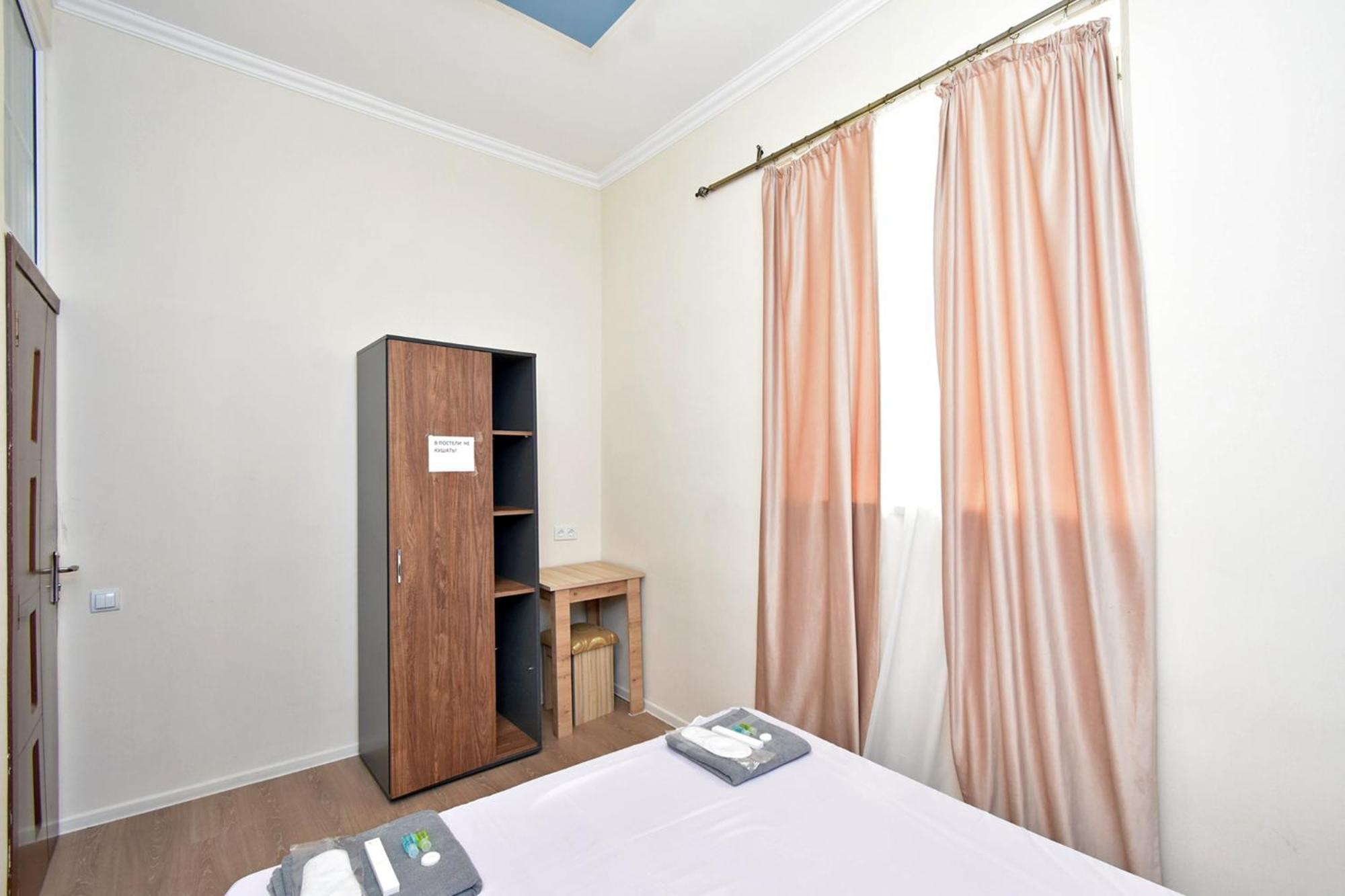 Aaaa Hotel Ереван Екстериор снимка