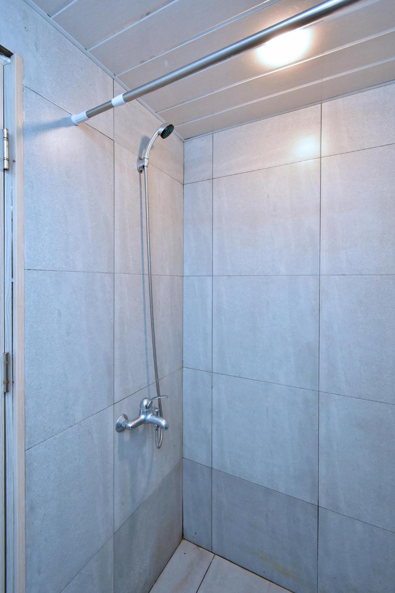 Aaaa Hotel Ереван Екстериор снимка